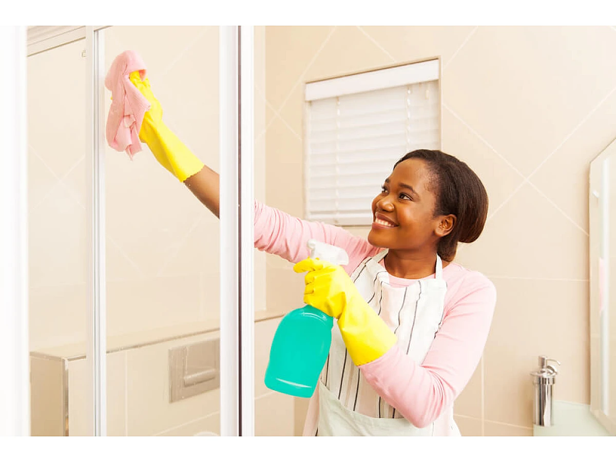 Чим відмити душову кабіну